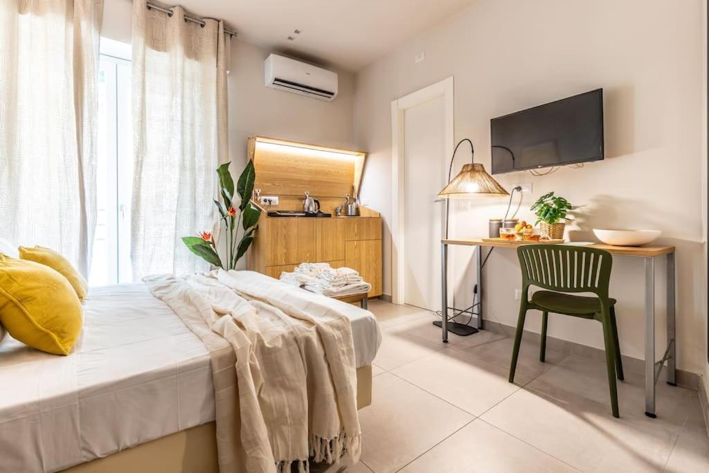 Dafne Room Un'Oasi Romana Per Coppie Exterior photo